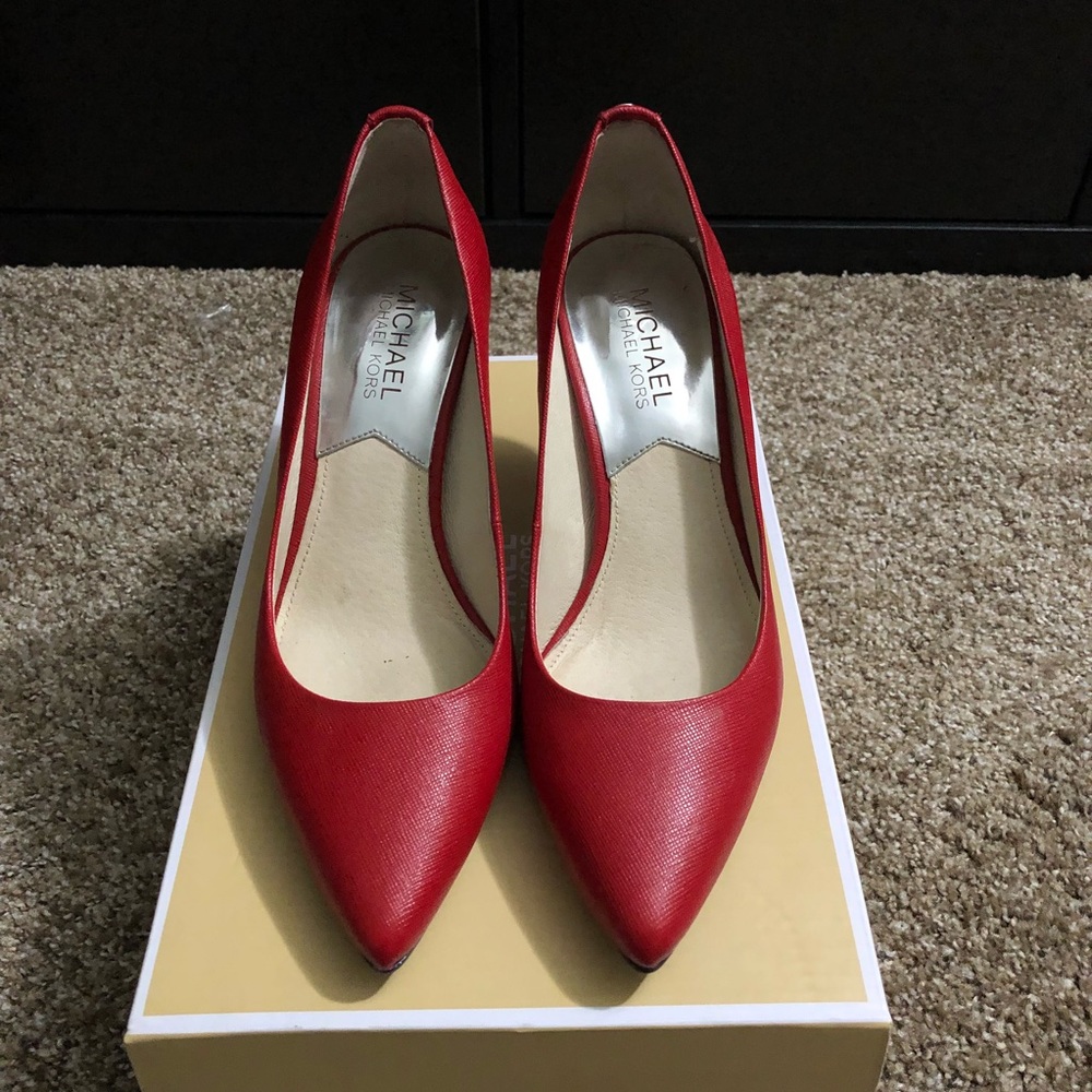 Michael Kors Flex Mid Pump Size 6